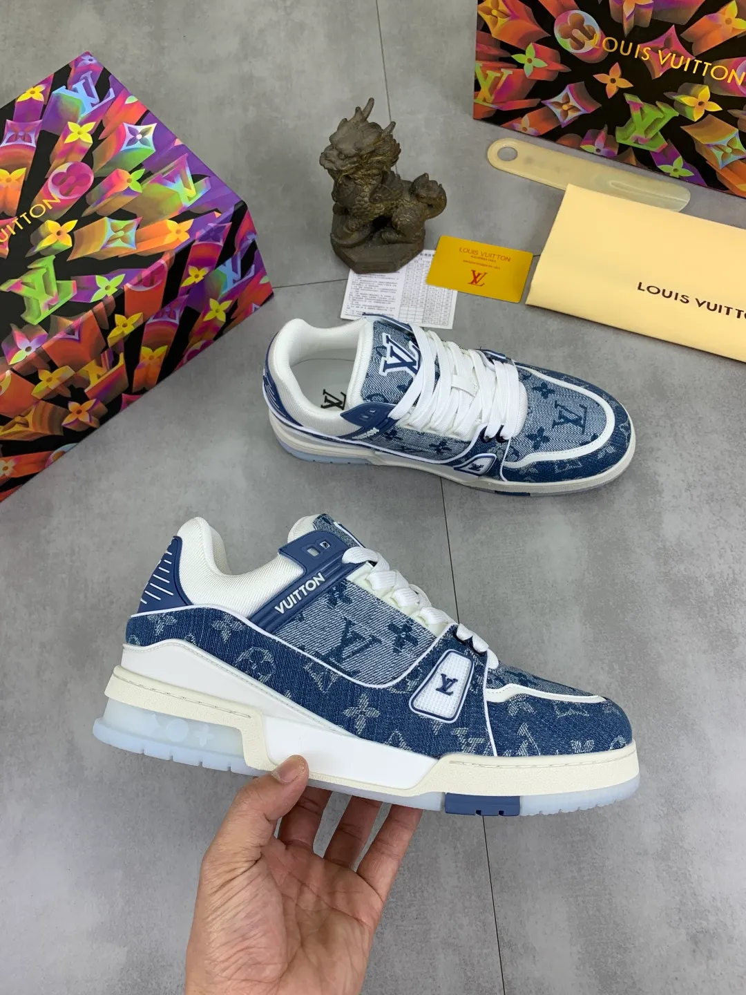 Men's men's shoes 💰P540 New style 💰💎💎Latest color High version 2025Louis*Vuitto* LV Traine catwalk TRAINER outsole and fabric private model A shoe that definitely costs a lot of money and effort. This series was designed after the arrival of Vifgil. It is favored by many fans every season. Original TPU outsole Original packaging Color: black Available in white (available from stock, super fast shipping) Code number: 35-46